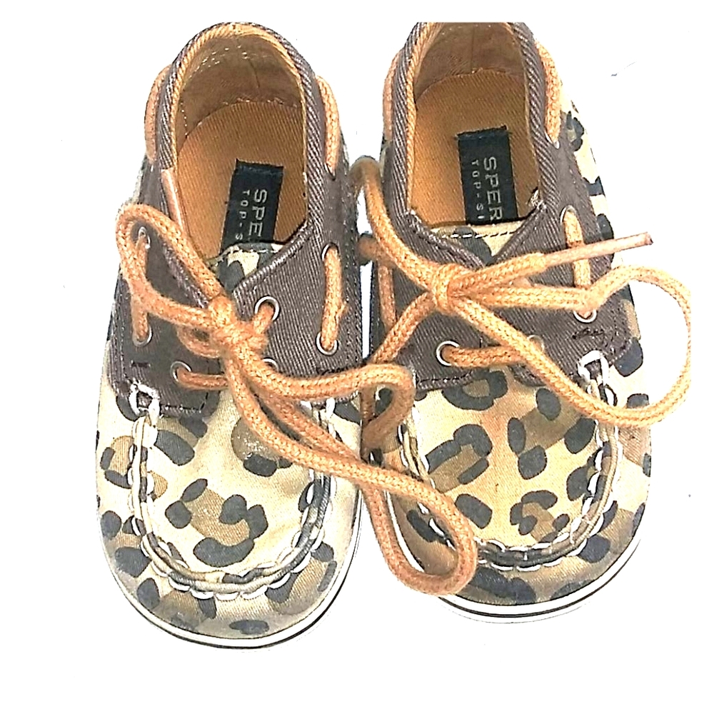 Kids Sperry leopard print boat shoes size 4